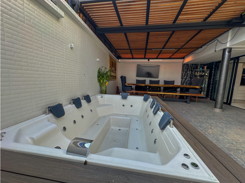 Casa en arriendo en La Candelaria, Medellín · foto 16 de 24