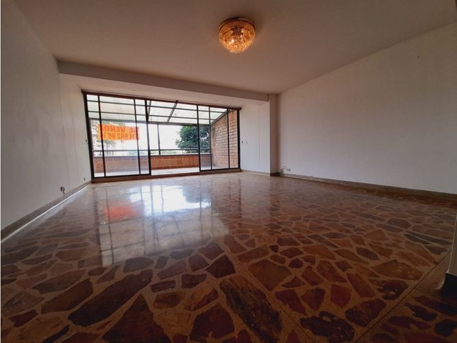 Apartamento de 3 alcobas en arriendo en Los Balsos, Medellín, 200 m² · foto 4 de 24