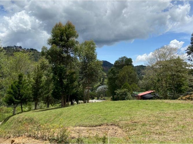 Lote en venta en Don Diego, El Retiro, 1883 m² · foto 2 de 9