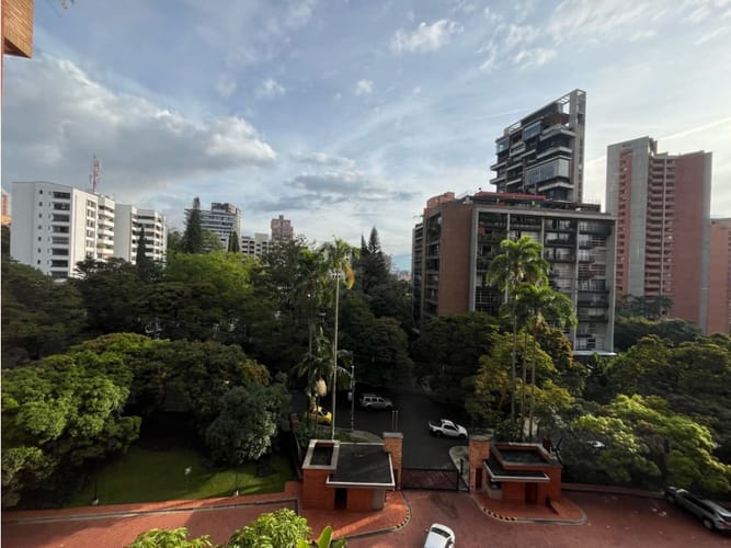 Apartamento de 4 alcobas en venta en La Florida, Medellín, 410 m² · foto 6 de 24