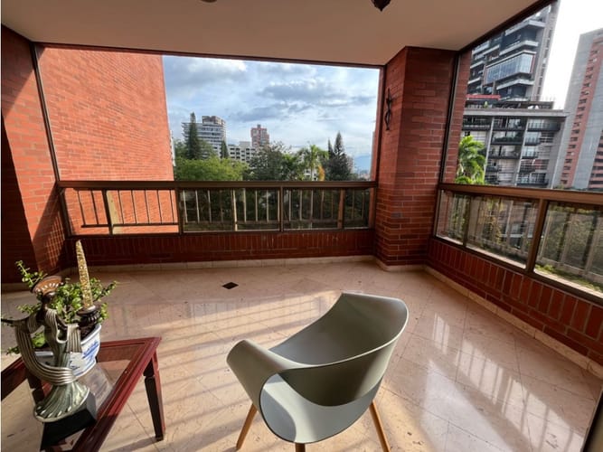 Apartamento de 4 alcobas en venta en La Florida, Medellín, 410 m² · foto 7 de 24