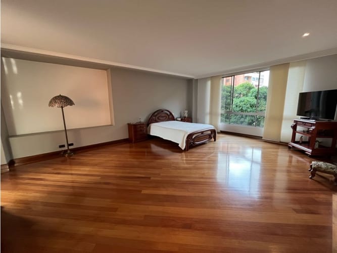 Apartamento de 4 alcobas en venta en La Florida, Medellín, 410 m² · foto 9 de 24