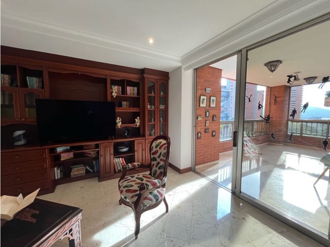 Apartamento de 4 alcobas en venta en La Florida, Medellín, 410 m² · foto 13 de 24