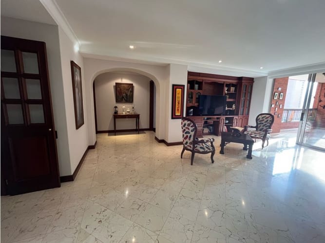 Apartamento de 4 alcobas en venta en La Florida, Medellín, 410 m² · foto 22 de 24