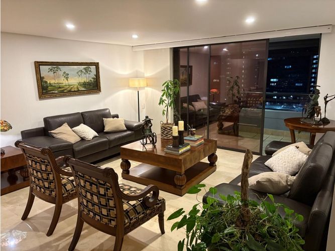 Apartamento de 3 alcobas en venta en Los Naranjos, Medellín, 170 m² · foto 3 de 24