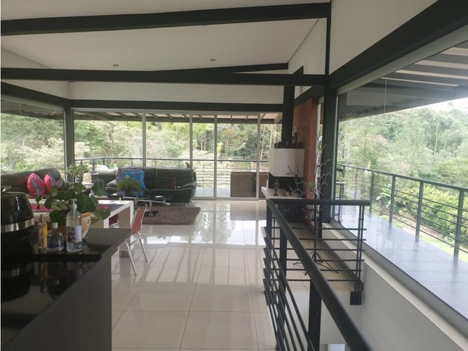 Casa de 5 alcobas en venta en Llano Grande, Rionegro, 550 m² · foto 2 de 7
