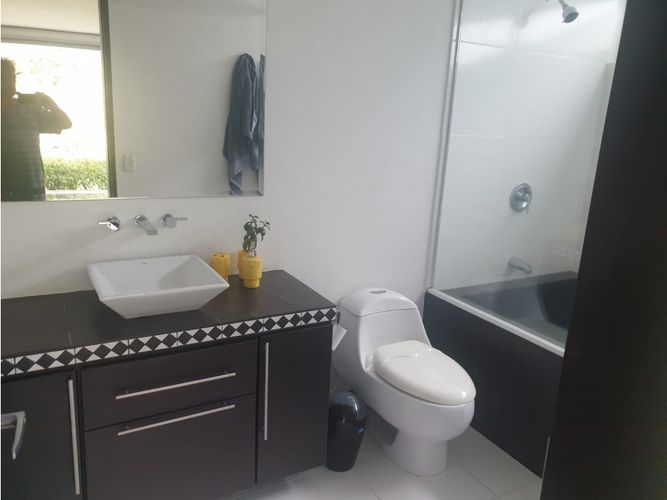 Casa de 5 alcobas en venta en Llano Grande, Rionegro, 550 m² · foto 6 de 7