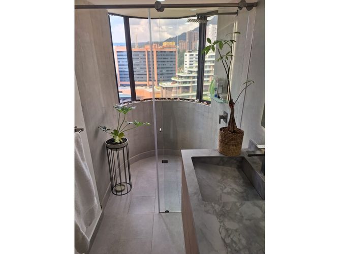 Apartamento de 3 alcobas en venta en Los Naranjos, Medellín, 170 m² · foto 18 de 24