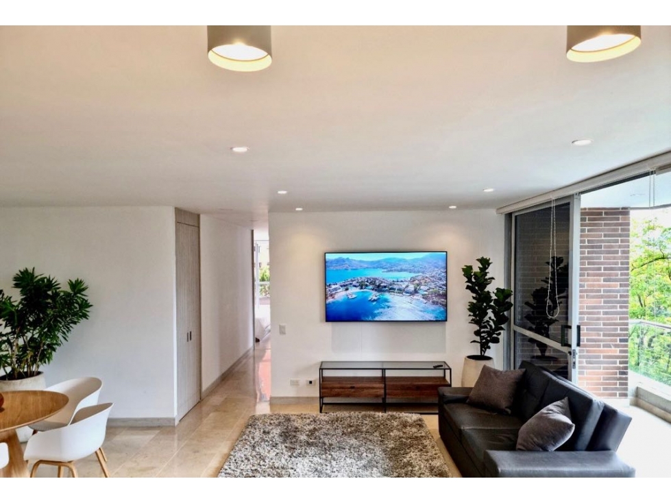 Apartamento en arriendo en El Poblado, Medellín · foto 2 de 24