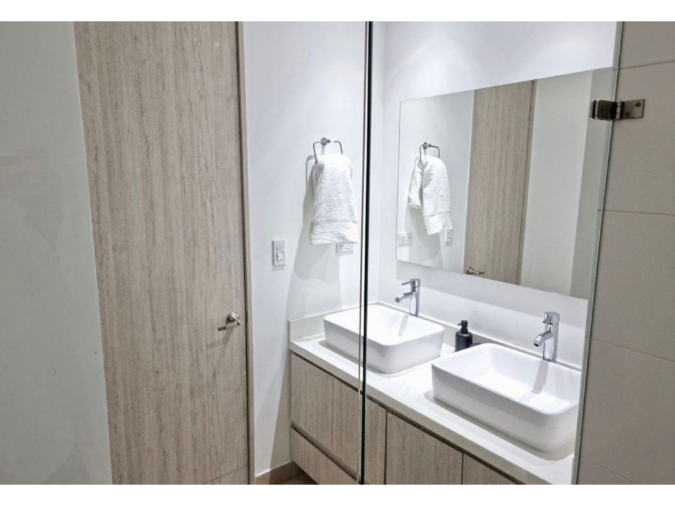 Apartamento en arriendo en El Poblado, Medellín · foto 13 de 24