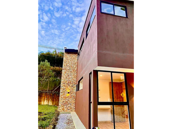 Casa de 4 alcobas en venta en Galicia, Rionegro, 144 m² · foto 2 de 17