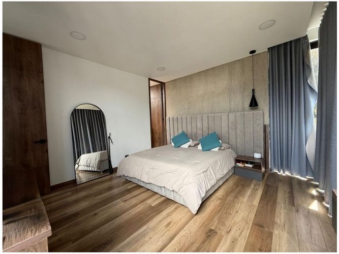 Casa de 3 alcobas en venta en Las Palmas, Medellín, 248 m² · foto 5 de 8