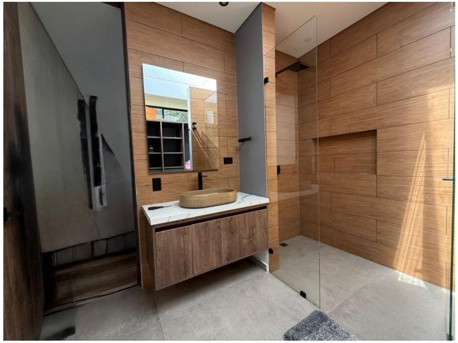 Casa de 3 alcobas en venta en Las Palmas, Medellín, 248 m² · foto 7 de 8