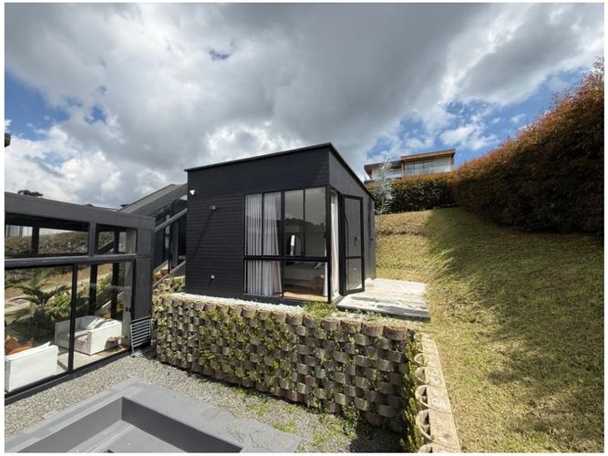 Casa de 3 alcobas en venta en Las Palmas, Medellín, 248 m² · foto 8 de 8