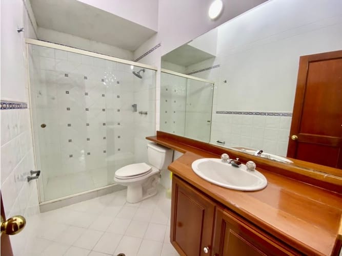 Casa de 4 alcobas en arriendo en Llano Grande, Rionegro, 300 m² · foto 20 de 24