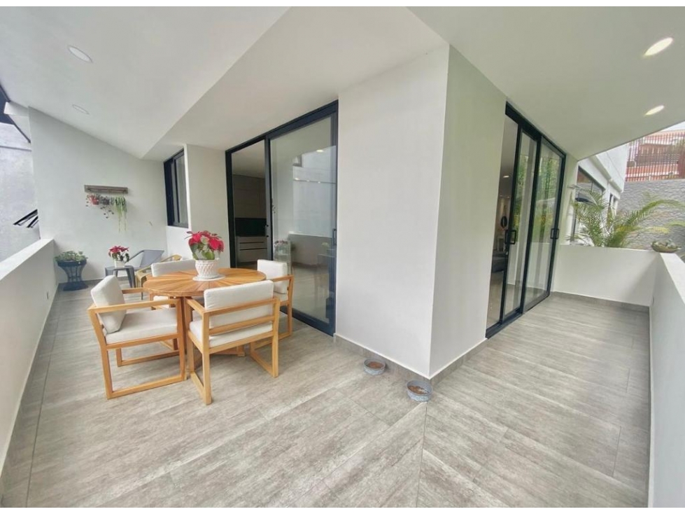 Casa en arriendo en El Poblado, Medellín · foto 4 de 24