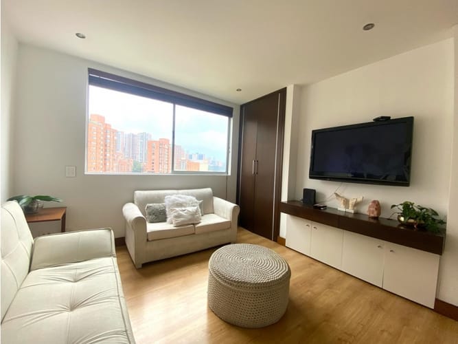 Apartamento de 2 alcobas en arriendo en El Tesoro, Medellín, 147 m² · foto 8 de 16