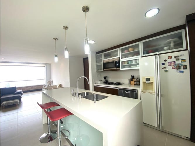 Apartamento de 2 alcobas en arriendo en El Tesoro, Medellín, 147 m² · foto 9 de 16