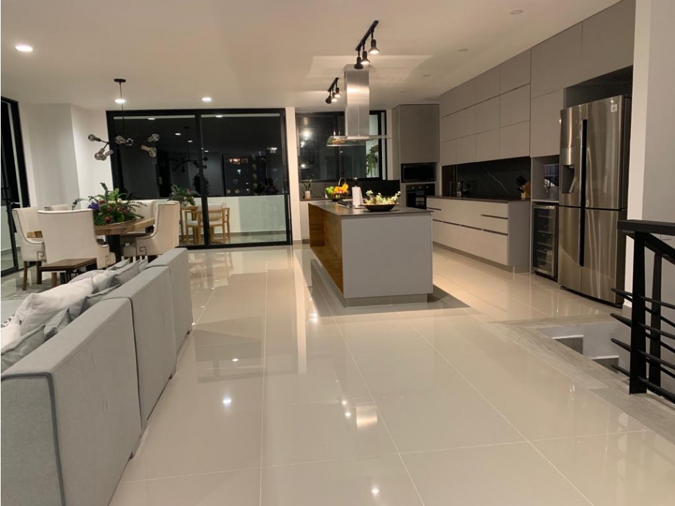 Casa en arriendo en El Poblado, Medellín · foto 9 de 24