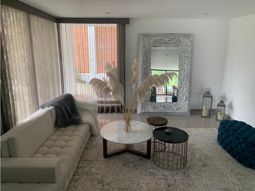 Casa en arriendo en El Poblado, Medellín · foto 10 de 24