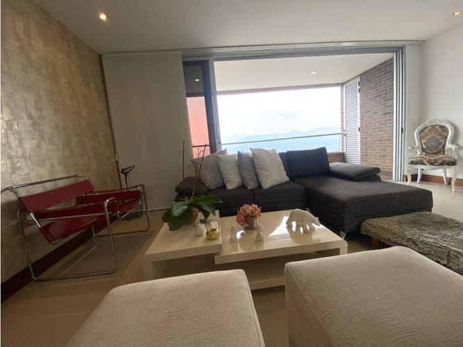 Apartamento de 2 alcobas en arriendo en El Tesoro, Medellín, 147 m² · foto 12 de 16