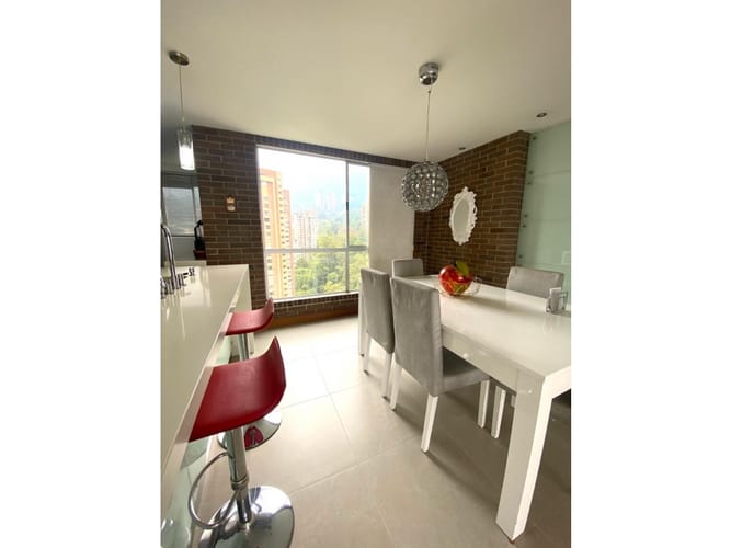 Apartamento de 2 alcobas en arriendo en El Tesoro, Medellín, 147 m² · foto 14 de 16