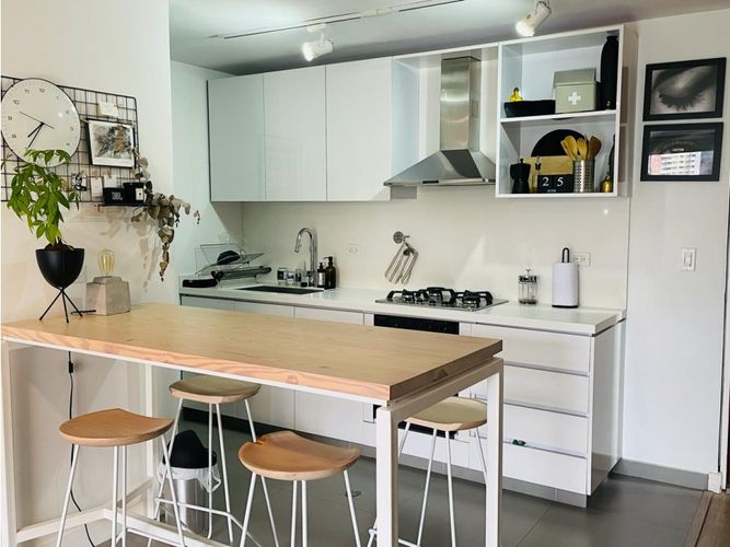 Apartamento de 1 alcoba en arriendo en El Tesoro, Medellín, 73 m² · foto 2 de 6