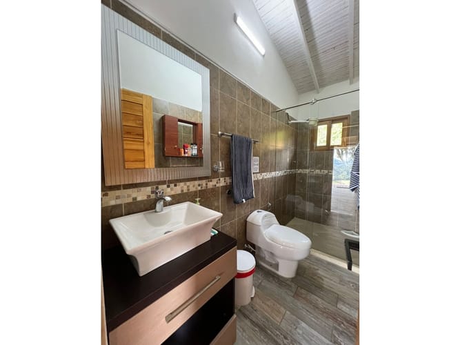 Casa de 4 alcobas en arriendo en Guarne, 237 m² · foto 5 de 16