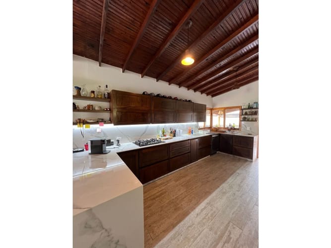 Casa de 4 alcobas en arriendo en Guarne, 237 m² · foto 13 de 16