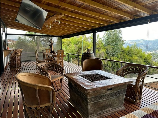 Casa de 2 alcobas en arriendo en Guarne, 135 m² · foto 2 de 10