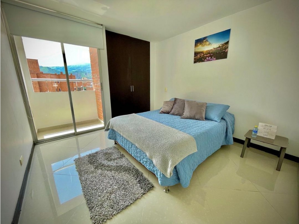Apartamento en arriendo en Laureles, Medellín · foto 4 de 11