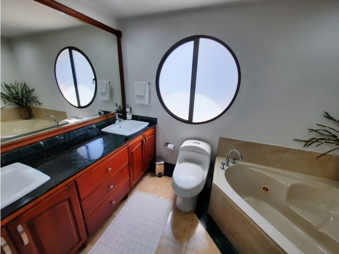 Apartamento de 3 alcobas en arriendo en Alejandría, Medellín, 253 m² · foto 18 de 21