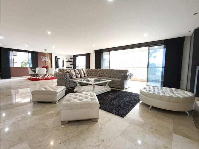 Apartamento de 4 alcobas en arriendo en San Lucas, Medellín, 400 m² · foto 4 de 24