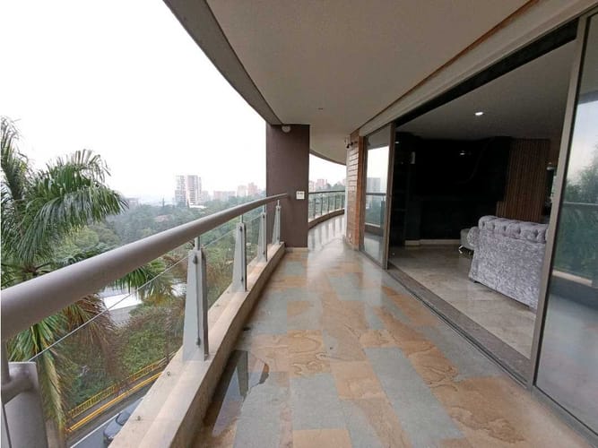 Apartamento de 4 alcobas en arriendo en San Lucas, Medellín, 400 m² · foto 9 de 24