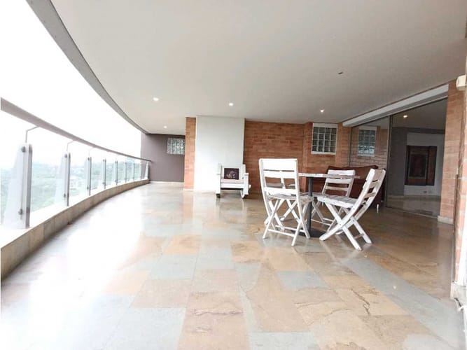 Apartamento de 4 alcobas en arriendo en San Lucas, Medellín, 400 m² · foto 11 de 24
