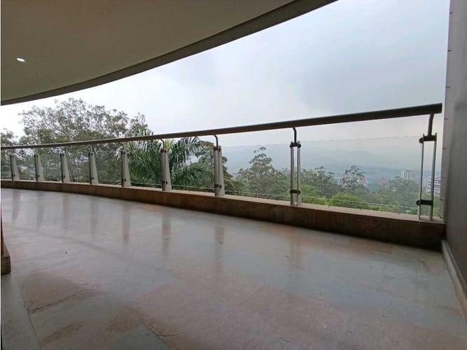 Apartamento de 4 alcobas en arriendo en San Lucas, Medellín, 400 m² · foto 19 de 24