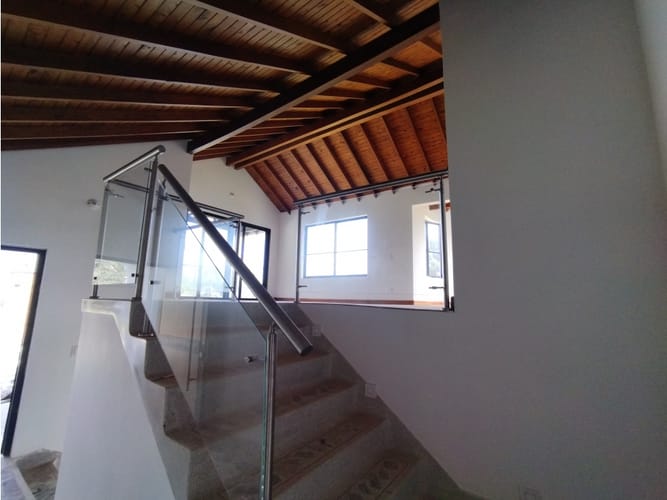 Casa de 4 alcobas en arriendo en San Rafael, Envigado, 380 m² · foto 12 de 24