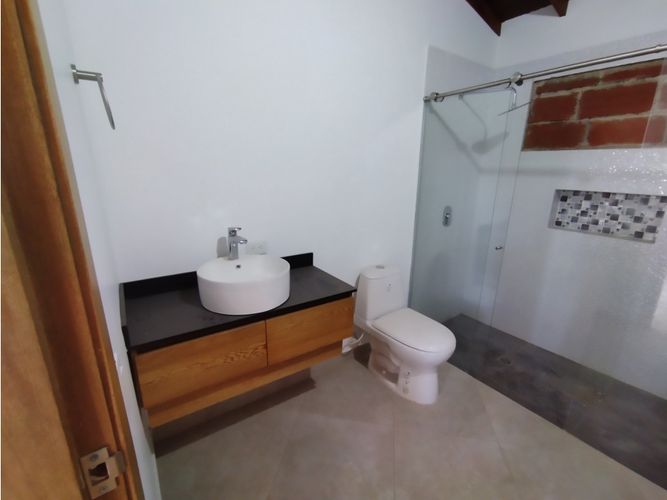 Casa de 4 alcobas en arriendo en San Rafael, Envigado, 380 m² · foto 14 de 24