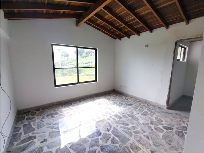 Casa de 4 alcobas en arriendo en San Rafael, Envigado, 380 m² · foto 18 de 24
