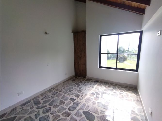 Casa de 4 alcobas en arriendo en San Rafael, Envigado, 380 m² · foto 19 de 24