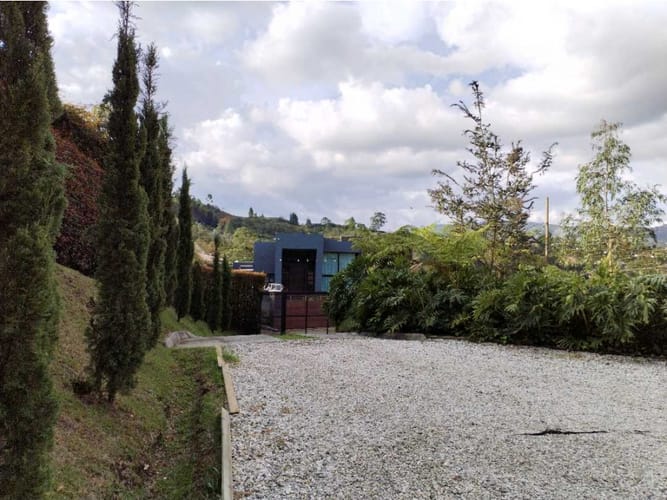 Casa de 4 alcobas en arriendo en San Jose, Guarne, 277 m² · foto 3 de 16