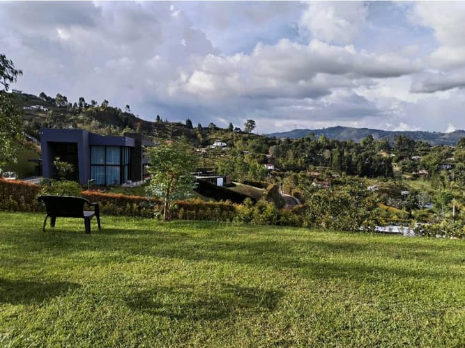 Casa de 4 alcobas en arriendo en San Jose, Guarne, 277 m² · foto 4 de 16