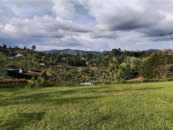 Casa de 4 alcobas en arriendo en San Jose, Guarne, 277 m² · foto 5 de 16