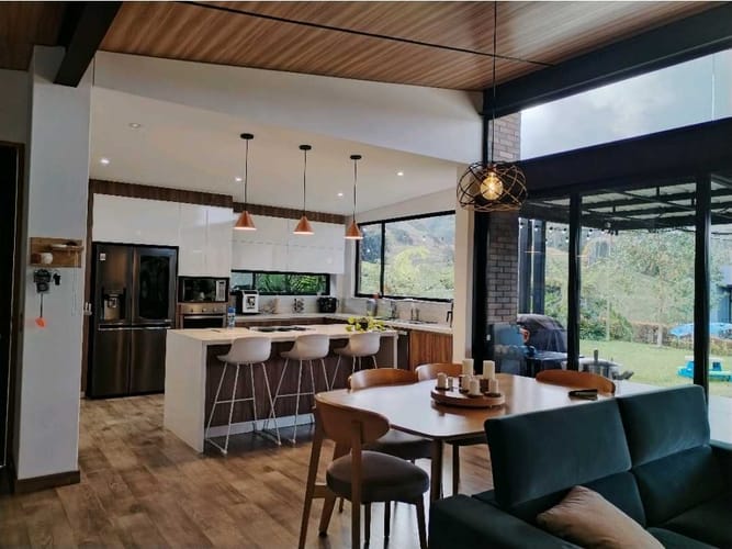 Casa de 4 alcobas en arriendo en San Jose, Guarne, 277 m² · foto 7 de 16