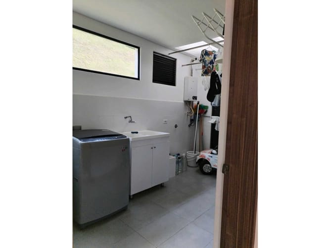 Casa de 4 alcobas en arriendo en San Jose, Guarne, 277 m² · foto 15 de 16