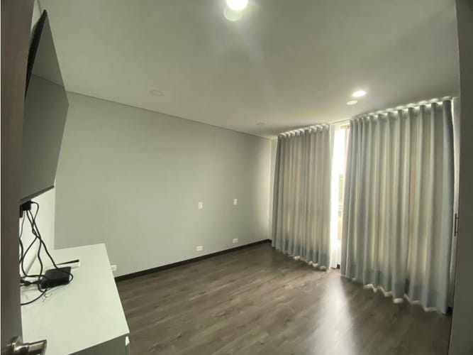Apartamento de 2 alcobas en arriendo en Llano Grande, Rionegro, 90 m² · foto 3 de 8
