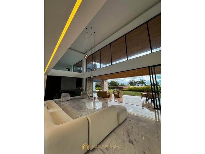Casa de 7 alcobas en arriendo en El Tablazo, Rionegro, 1000 m² · foto 4 de 24