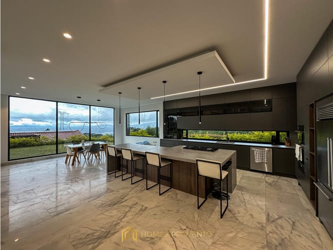 Casa de 7 alcobas en arriendo en El Tablazo, Rionegro, 1000 m² · foto 6 de 24