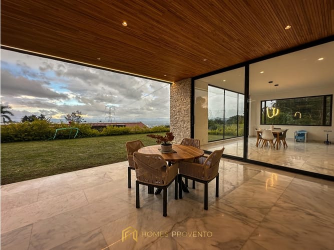 Casa de 7 alcobas en arriendo en El Tablazo, Rionegro, 1000 m² · foto 9 de 24