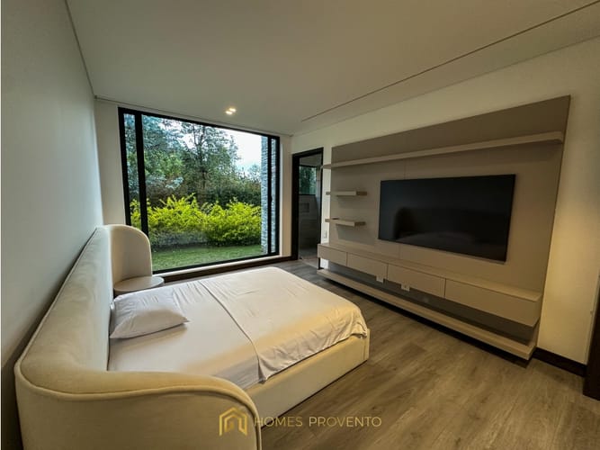 Casa de 7 alcobas en arriendo en El Tablazo, Rionegro, 1000 m² · foto 18 de 24